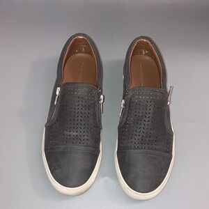 Report Women's Black Perforated Slip-On Loafers